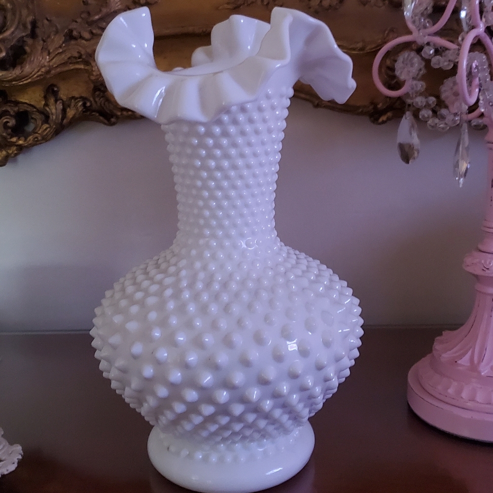 Fenton White Milk Glass Ruffle Hobnail Vase - Picture 11 of 15